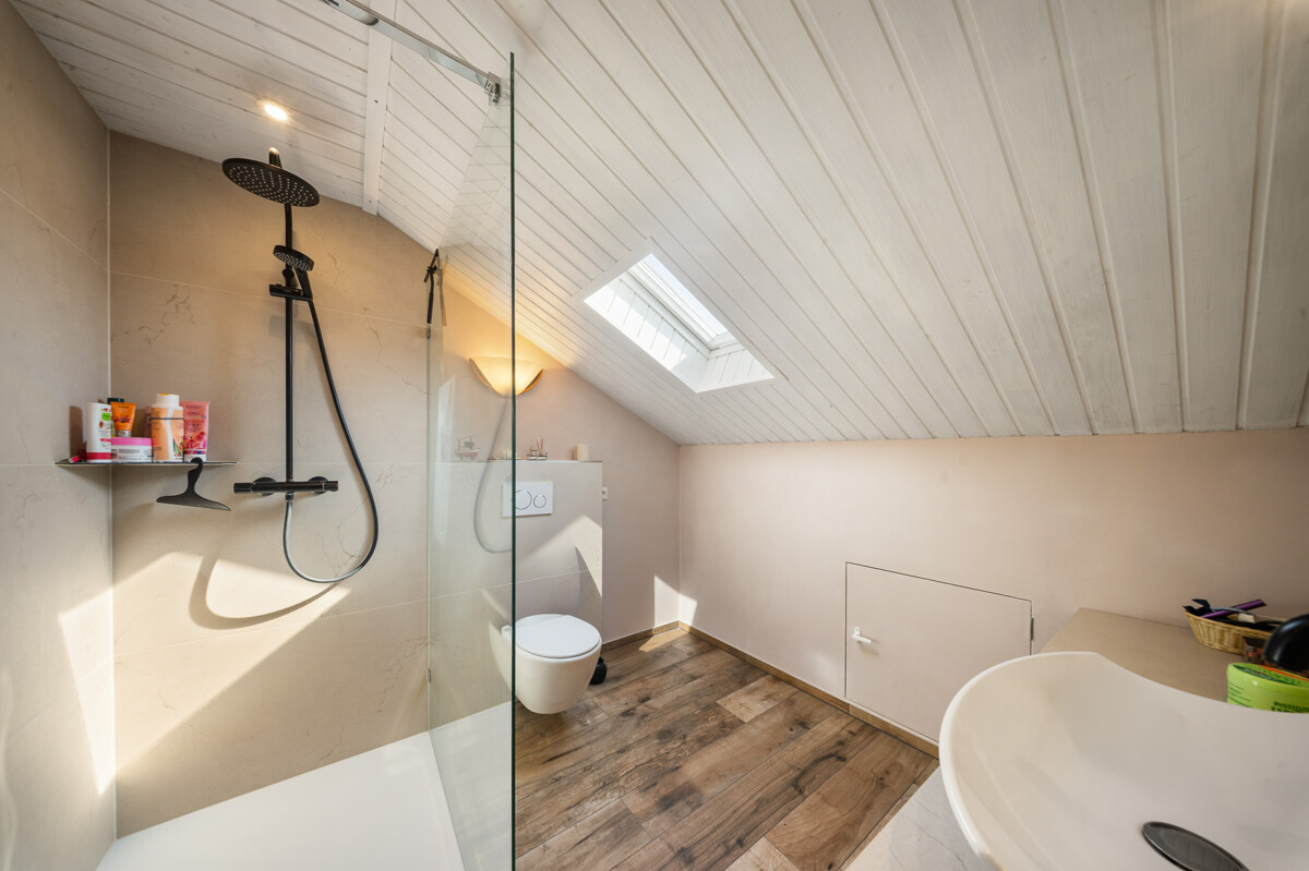 Badezimmer 2.OG