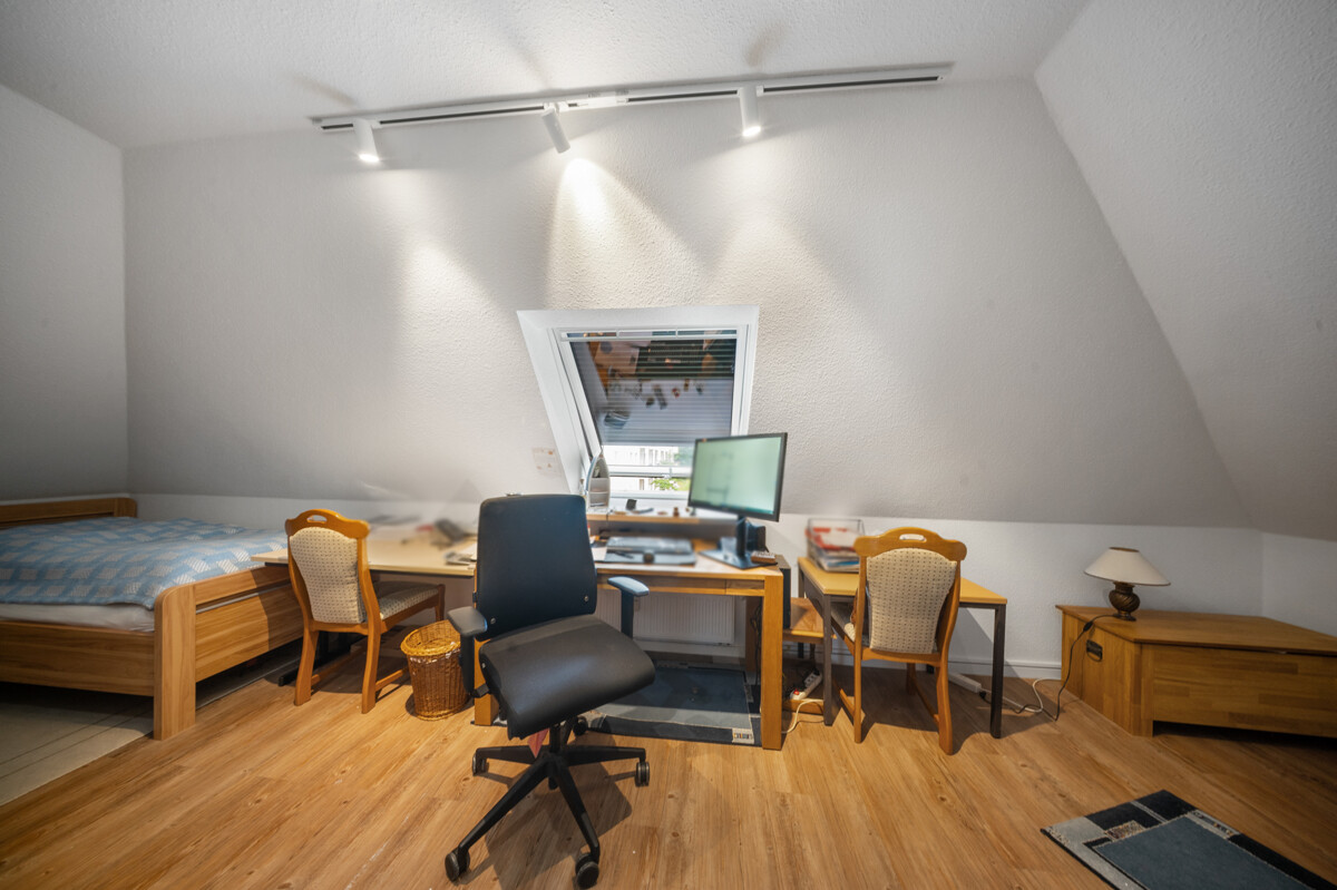 Zimmer 2 OG