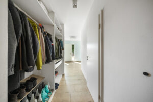 51 - Garderobe im Flur