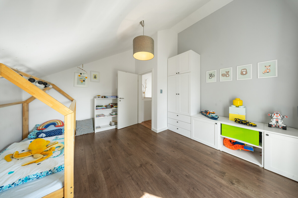 58 - Kinderzimmer mit Einbauschrank